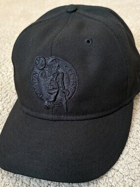 New Era Boston Celtics 59FIFTY Retro Crown Low Black On Black Fitted Hat 7 1/4